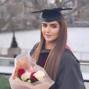 الشيخة مهرة السيرة الذاتية