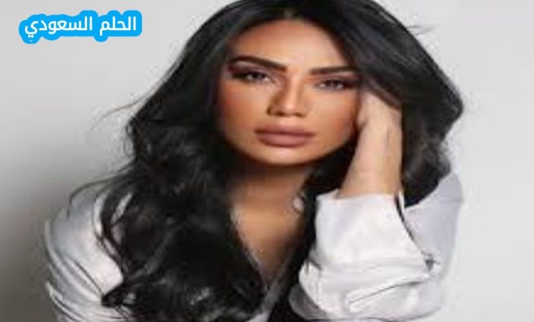 من هي لبنى عبد العزيز