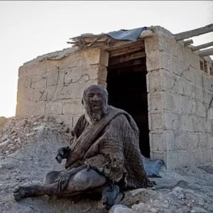 قصة عمو حاجي الرجل الذي لم يستحم لأكثر من نصف قرن