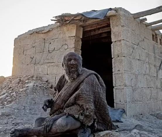 قصة عمو حاجي الرجل الذي لم يستحم لأكثر من نصف قرن