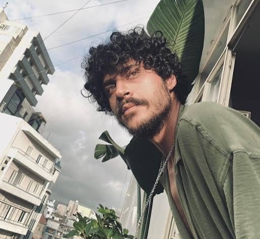 ملهم بشر ويكيبيديا