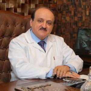 المؤهل العلمي والمسيرة الأكاديمية