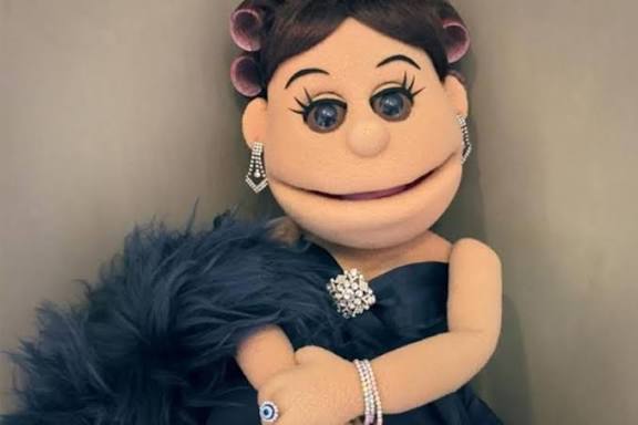 من هي أبلة فاهيتا، أبلة فاهيتا ويكيبيديا، أبلة فاهيتا مصر، برنامج أبلة فاهيتا، مسلسل Abla Fahita، شخصية أبلة فاهيتا، الدمى الساخرة في الإعلام.