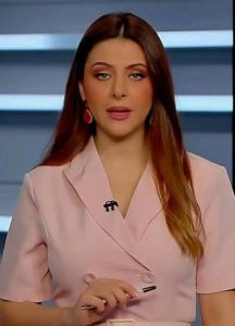 آسيا هشام ويكيبيديا السيرة الذاتية للمذيعة السورية الصاعدة؟ سيا هشام هي إعلامية ومذيعة سورية بارزة، بدأت مسيرتها في عالم الإعلام في السنوات