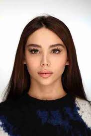 من هي نايا خوري ويكيبيديا