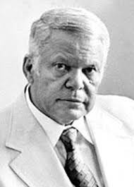 يوسف السباعي ويكيبيديا