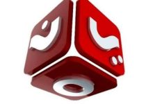 على لسان من ورد هذا الدعاء؟ ﴿رَبَّنَا ظَلَمْنَا أَنفُسَنَا﴾ يتصدر سؤال: على لسان من ورد هذا الدعاء؟ اهتمامات المشاهدين ومحركات البحث، خاصة بعد طرحه ضمن سؤال اليوم في برنامج رحلة حظ 8 الحلقة الأولى، في فقرة معلومة وإجابة التي يقدمها الإعلامي خالد الجبري عبر شاشة قناة يمن شباب. وقد أثار السؤال تفاعلًا واسعًا بين المتابعين لمعرفة الإجابة الصحيحة والتفسير الدقيق للآية الكريمة. الدعاء الوارد في قوله تعالى: ﴿قَالَا رَبَّنَا ظَلَمْنَا أَنفُسَنَا وَإِن لَّمْ تَغْفِرْ لَنَا وَتَرْحَمْنَا لَنَكُونَنَّ مِنَ الْخَاسِرِينَ﴾ هو دعاء عظيم يجسد أسمى معاني التوبة والندم والرجوع إلى الله تعالى. الجواب الصحيح: آدم وحواء عليهما السلام ورد هذا الدعاء على لسان آدم وحواء عليهما السلام، كما جاء في القرآن الكريم في سورة الأعراف، الآية 23. وجاء السياق بعد أن أكلا من الشجرة التي نهاهما الله عنها في الجنة، فشعرا بالندم وتوجها إلى الله بالدعاء والتوبة، معترفين بخطئهما، راجين المغفرة والرحمة. سياق الآية في سورة الأعراف تحدثت الآيات عن وسوسة الشيطان لهما، حتى أكلا من الشجرة، فبدت لهما سوآتهما، وأدركا خطأهما. وهنا يظهر الفرق بين موقف آدم عليه السلام وموقف إبليس؛ فآدم اعترف بالذنب ولجأ إلى التوبة، بينما تكبر إبليس ورفض الامتثال لأمر الله. قال تعالى في سورة الأعراف: ﴿قَالَا رَبَّنَا ظَلَمْنَا أَنفُسَنَا...﴾، وهو اعتراف صريح بالتقصير، وطلب مباشر للمغفرة والرحمة. هل ورد هذا الدعاء على لسان أنبياء آخرين؟ من المهم توضيح أن هذا الدعاء لم يرد على لسان عيسى عليه السلام ولا السيدة مريم عليها السلام، كما لم يرد عن النبي محمد صلى الله عليه وسلم أو أم المؤمنين خديجة بنت خويلد رضي الله عنها. لكل نبي دعاؤه ومواقفه الخاصة التي وردت في القرآن والسنة، لكن هذا الدعاء تحديدًا مرتبط بقصة آدم وحواء بعد خروجهما من الجنة. الدروس المستفادة من الدعاء يحمل هذا الدعاء معاني عظيمة، من أبرزها: الاعتراف بالذنب دون تبرير. الإقرار بالحاجة الدائمة إلى مغفرة الله ورحمته. الشعور بأن الخسارة الحقيقية هي الحرمان من رحمة الله. ويُعد هذا الدعاء نموذجًا خالدًا في التوبة الصادقة، حيث يعلّم الإنسان أن الخطأ لا يعني النهاية، بل قد يكون بداية طريق العودة إلى الله. خلاصة المقال إجابة سؤال برنامج رحلة حظ 8 حول: على لسان من ورد هذا الدعاء؟ هي: آدم وحواء عليهما السلام، كما ورد في سورة الأعراف من القرآن الكريم. ويظل هذا الدعاء من أعظم أدعية التوبة في القرآن، لما يحمله من صدق الاعتراف والافتقار إلى رحمة الله تعالى. كلمات مفتاحية: على لسان من ورد هذا الدعاء، رحلة حظ 8 الحلقة الأولى، سؤال رحلة حظ اليوم، قناة يمن شباب، ربنا ظلمنا أنفسنا، تفسير سورة الأعراف، دعاء آدم وحواء، قصص الأنبياء، أدعية التوبة في القرآن.