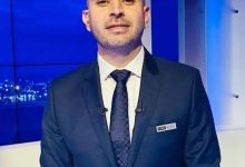 من هو باسل طبال ويكيبيديا؟ السيرة الذاتية الكاملة لمراسل بي إن سبورتس في برشلونة. تعرف على جنسيته اللبنانية، عمره، ديانته، مسيرته المهنية، وأبرز محطاته في تغطية الدوري الإسباني ونادي برشلونة.؟