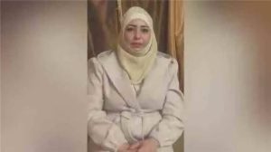 من هي ميرا صدام حسين ويكيبيديا؟ القصة الكاملة للسيدة التي أثارت جدلاً واسعاً في اليمن بادعائها أنها ابنة الرئيس العراقي الراحل. تعرف على حقيقة هويتها، الروايات المتضاربة، وموقف عائلة صدام حسين.